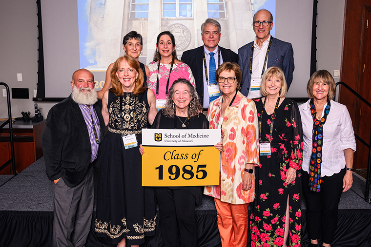 Mizzou School of Medicine Class of 1985 peers at this year’s Physicians Alumni Weekend.