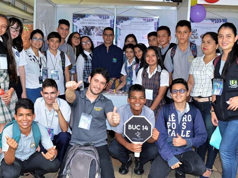 Cardona Ramirez with Clubes de Ciencia members